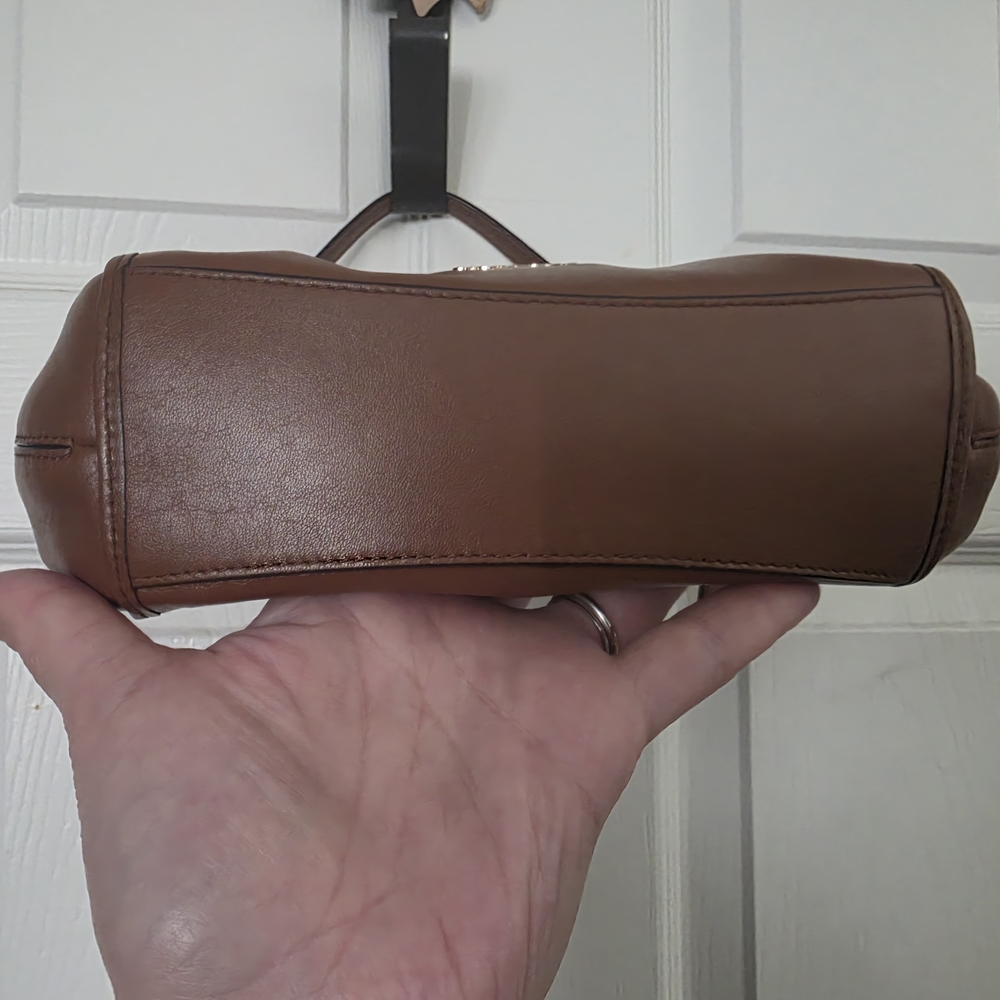 Coach Madison bag. (-MINI) HAND FOR REFERENCE - Picture 4 of 15